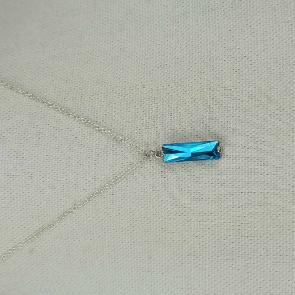 Sleek Silver Tone Faceted Vibrant Aqua Stone Chain Necklace